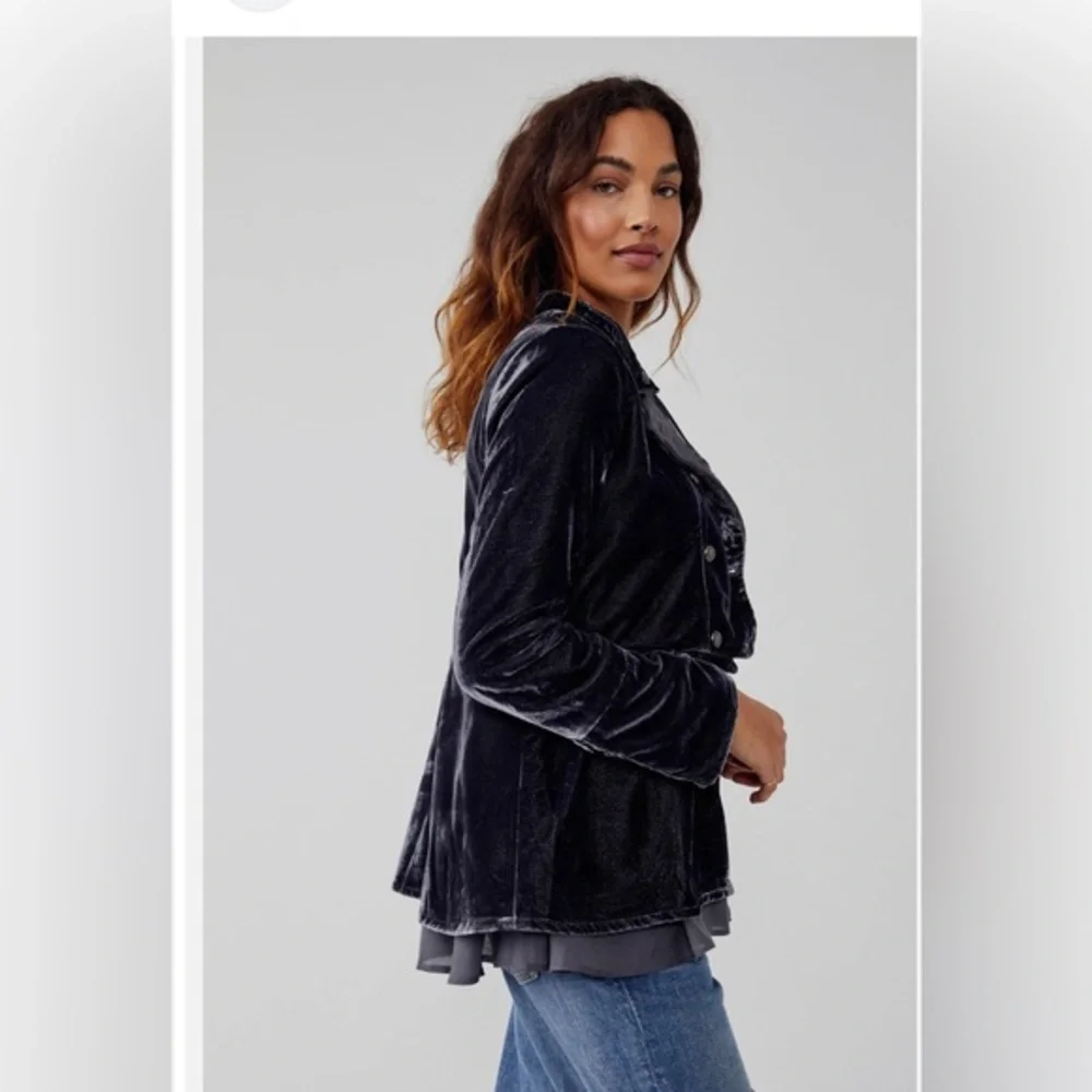 Free People Faye black Ebony Velvet Jacket‎ Size Small brand new